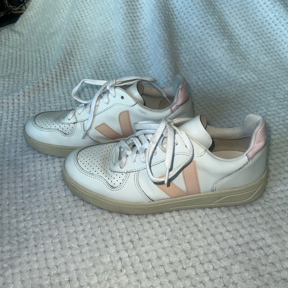 Veja Women's White and Light Pink Sneakers